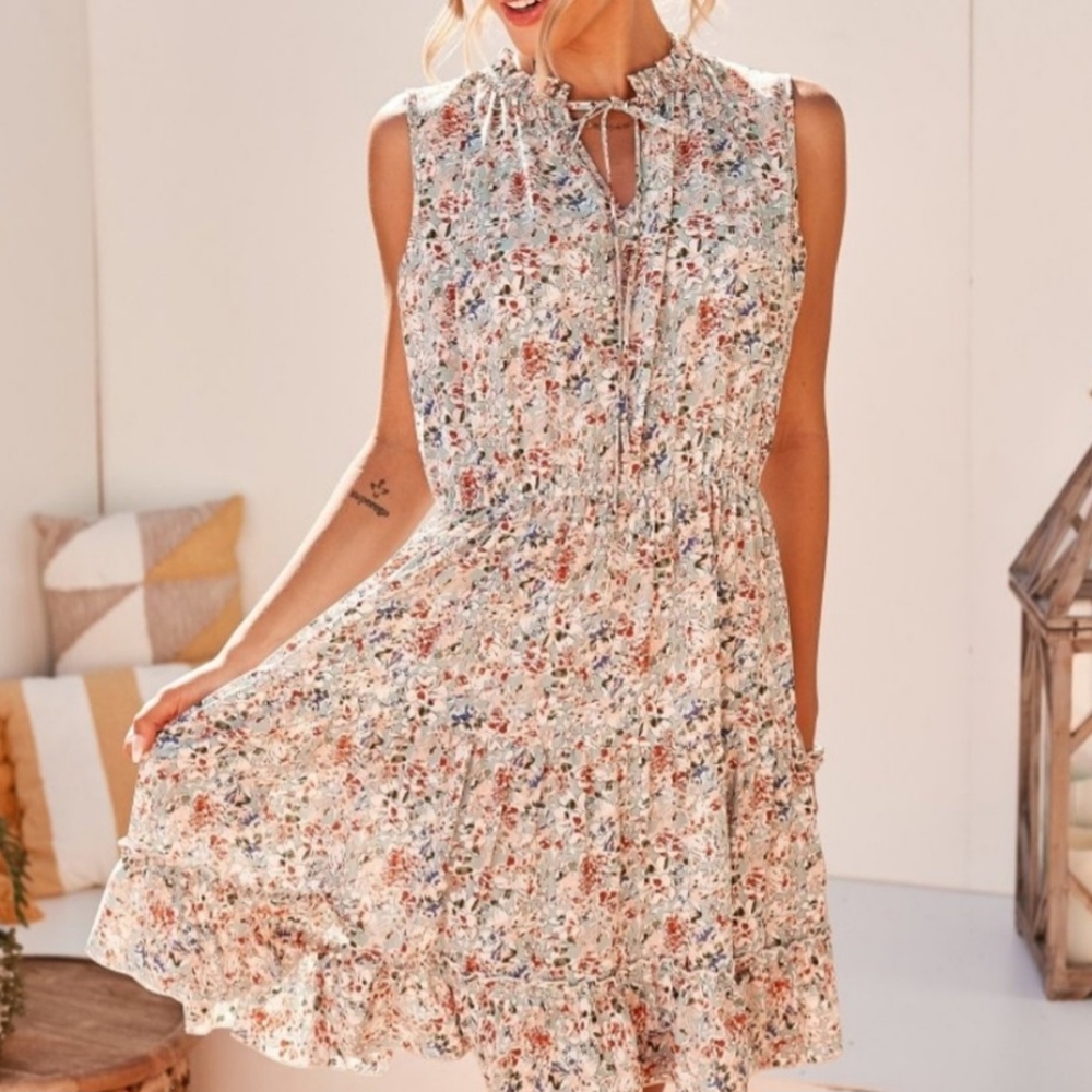 New Hailey & Co. Tie Front Floral Flirty Dress, NWT, Size Large